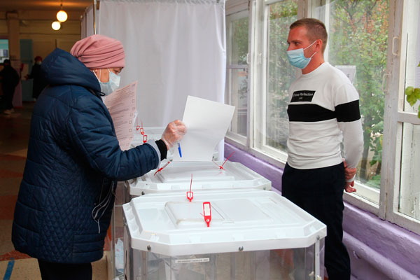 Явка на выборах в Каменске-Уральском и районе уже более 43%. В области чуть хуже - 36,87%