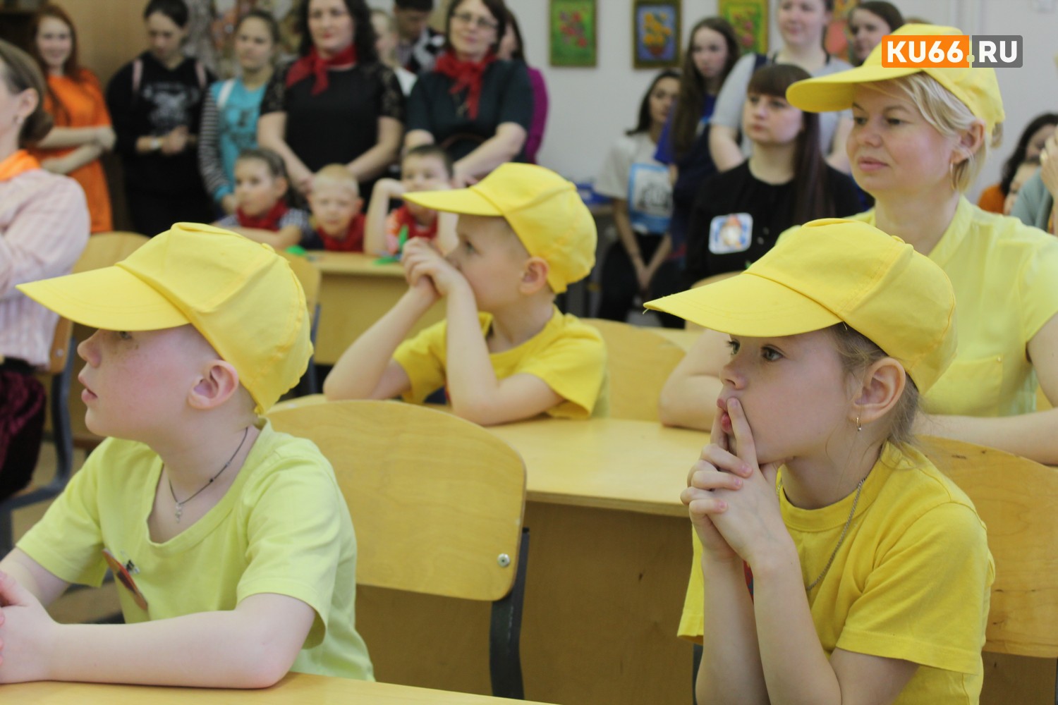 Детсадовцы выясняли, кто лучший на турнире по робототехнике в Каменске-Уральском – в этом году малыши собирали и программировали динозавров!