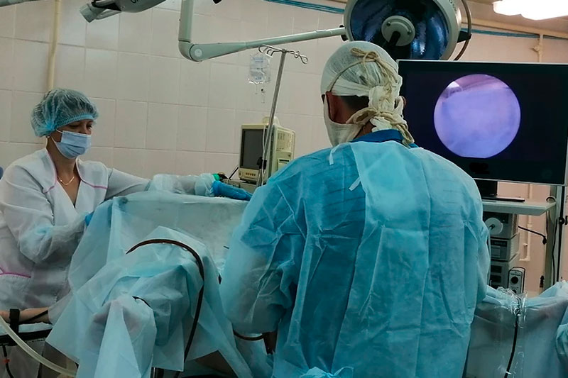 Каменские хирурги будут делать операции менее травматично: в горбольницу поступило суперсовременное оборудование с видеосистемами