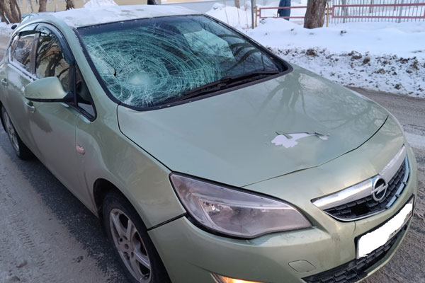 В ГИБДД Каменска-Уральского рассказали подробности ДТП, в котором пострадал пешеход