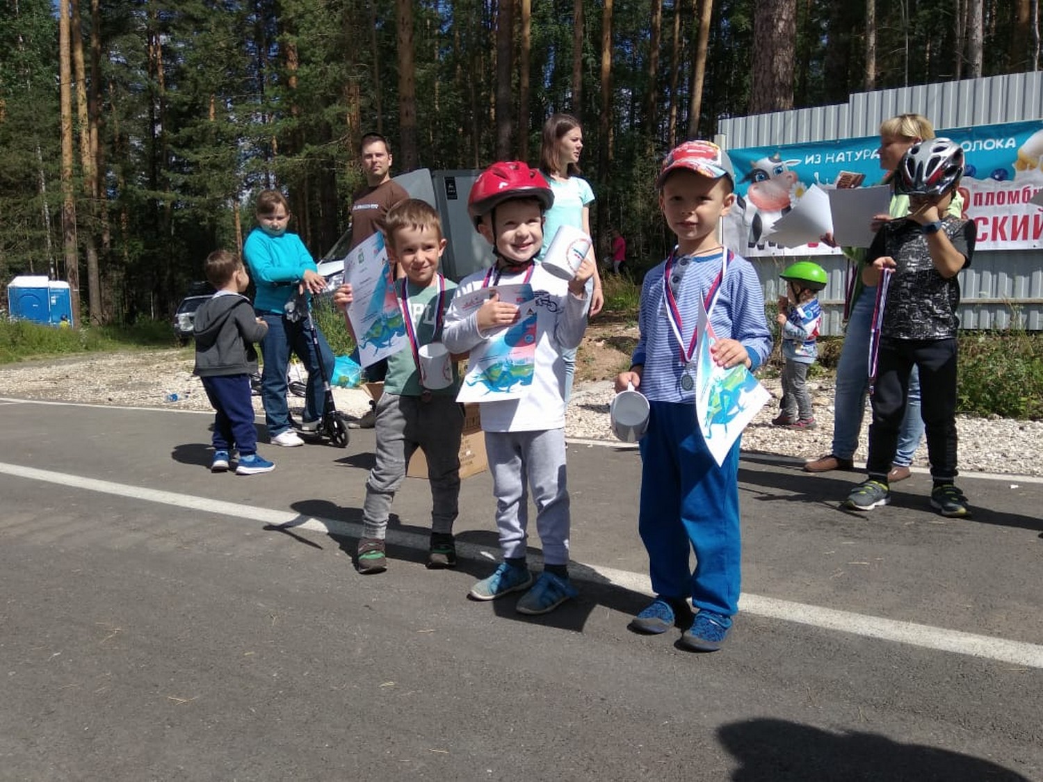 «Замечательный настрой показали все». С областного чемпионата по беговелам юные спортсмены Каменска-Уральского привезли «серебро» и «бронзу»