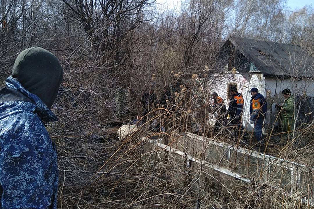 Тела семьи из пяти человек, в том числе трёх маленьких детей, нашли на дне заброшенного колодца