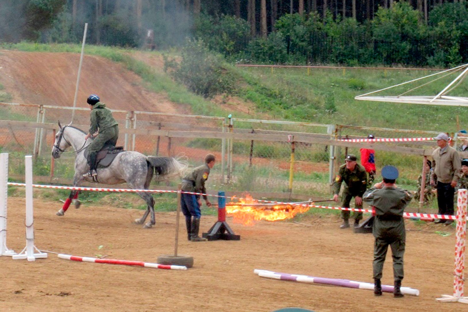 «С конем обращаться умеют, с саблей тоже»: казаки Оренбургского войскового общества собрались в Каменске-Уральском на игры - освоить грант