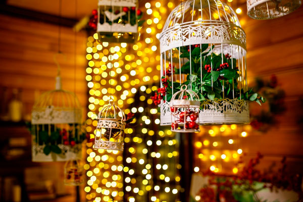 Новый год к нам мчится. В Каменске объявлен конкурс на лучшее украшение объектов торговли и услуг