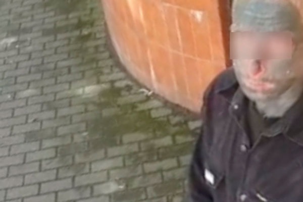 Калининградец сделал татуировки на лице и отрезал себе уши и нос