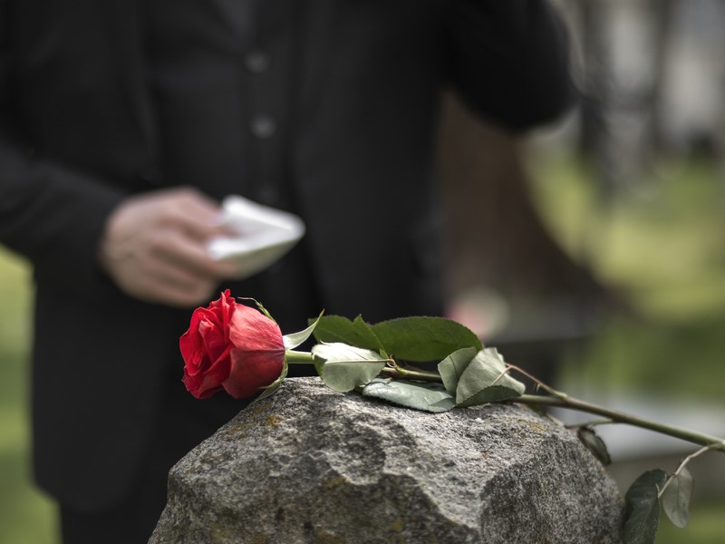 В Забайкалье люди выстроились в 40-километровую очередь на прощание с бойцом СВО. Фото | В Забайкальском крае толпа людей пришла на прощание с бойцом СВО