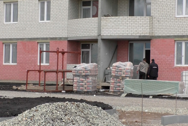 Нагрянули на стройку в микрорайоне Южный и не только: в Каменске-Уральском полицейские «шерстили» мигрантов. Семерых выдворили из страны