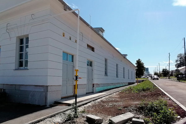 Особые окна и двери, повышенное внимание к вентиляции: через полтора месяца реконструкцию корпуса краеведческого музея Каменска завершат