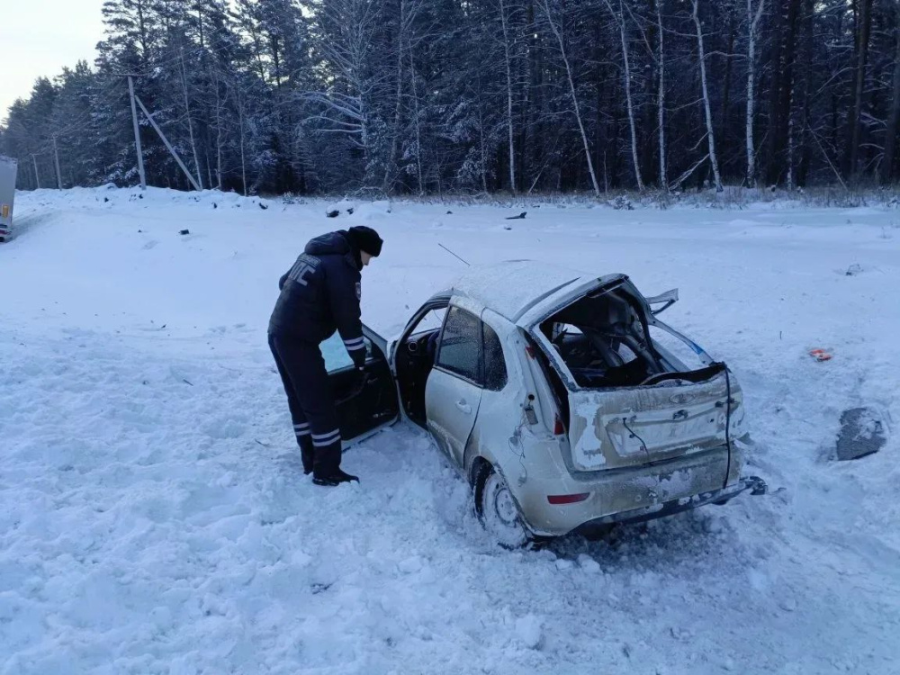 ДТП на трассе Екатеринбург–Тюмень: два человека погибли | Два человека погибли в ДТП на трассе «Екатеринбург – Тюмень»