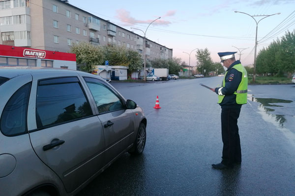 В Каменске-Уральском на пешеходном переходе сбили 5-летнюю девочку на самокате В Каменске-Уральском на пешеходном переходе сбили 5-летнюю девочку на самокате
