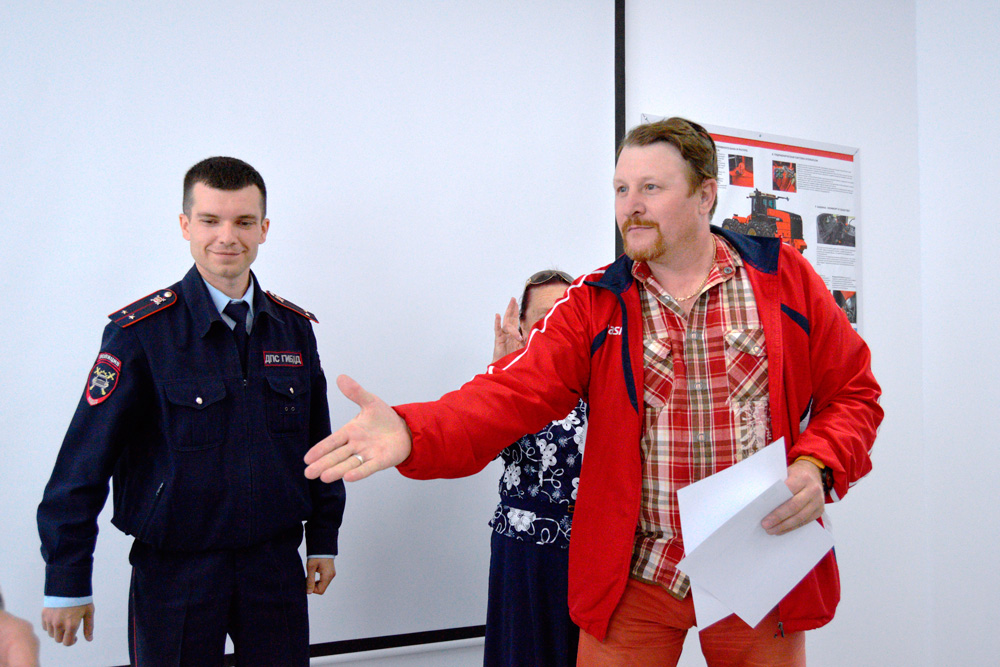 Сотрудники Госавтоинспекции Каменска приняли участие в III Открытом конкурсе водительского мастерства среди лиц с нарушениями слуха