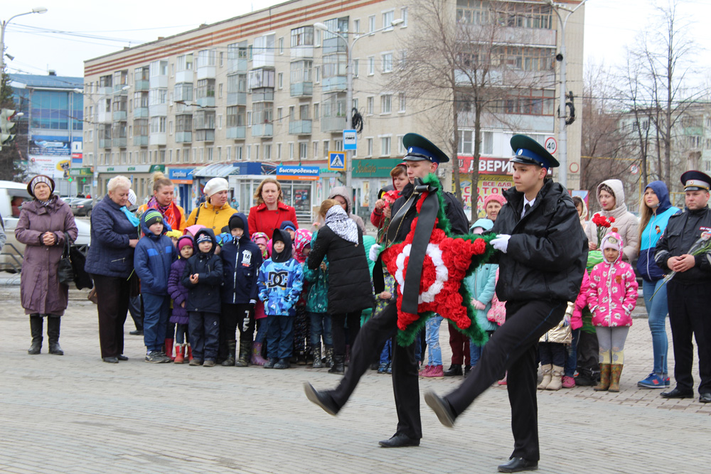 Полицейские в Каменске-Уральском приняли участие в торжественном митинге, посвященном 73-ей годовщине Победы в Великой Отечественной войне