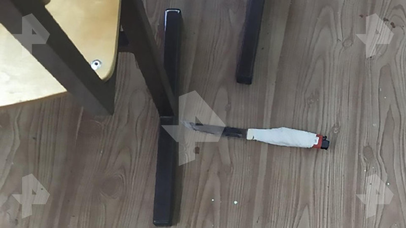 Конфликта не было: подробности нападения школьника на педагога с ножом