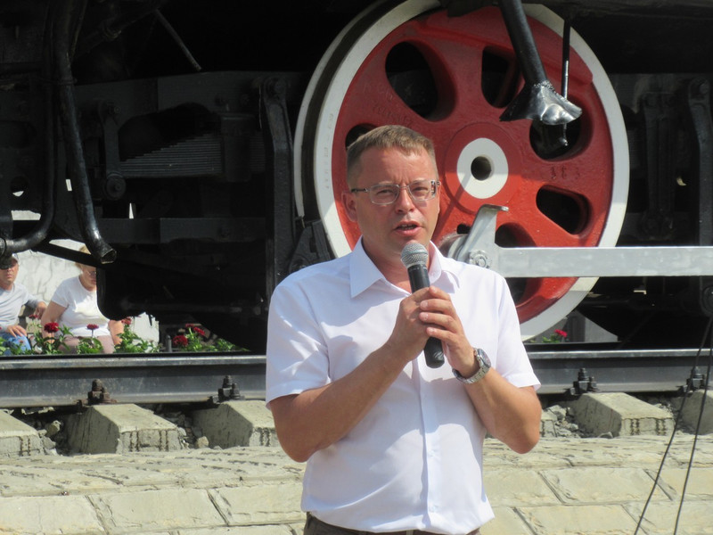 День железнодорожника отметили в Каменске-Уральском: работников пришел поздравить мэр и сказал, что все они вносят вклад в экономику города