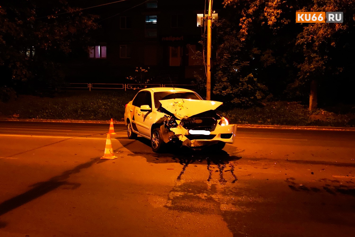 Пока без подробностей: вечером на ул. Алюминиевая в Каменске-Уральском расхлестались иномарки, одна из которых с символикой «Яндекс.Такси»
