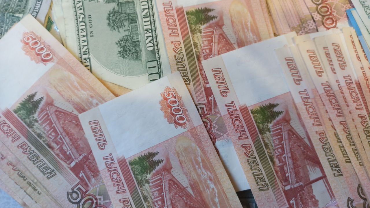 Госдолг России уменьшился за год на 20,8%