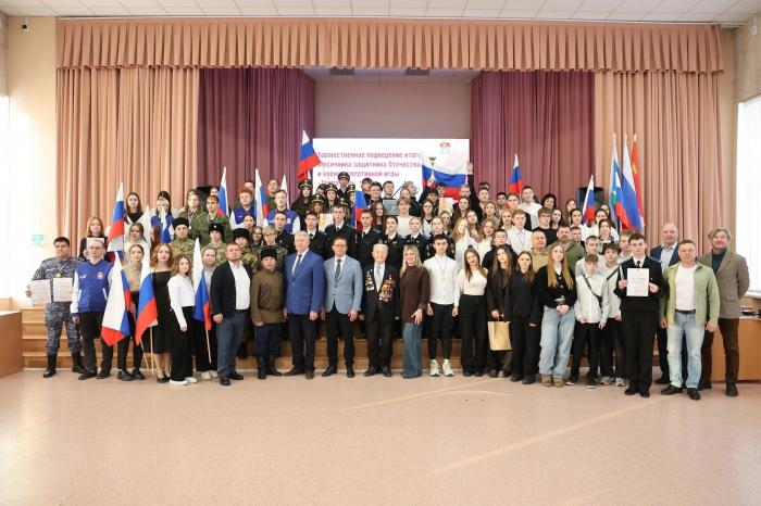 Мэрия Каменска-Уральского наградила участников месячника защитника Отечества | В Каменске-Уральском подвели итоги месячника защитника Отечества