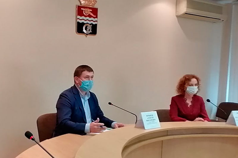 «Не читать и не бояться никакого обнуления». Мэр Каменска призвал жителей прийти на участки и проголосовать за поправки в Конституцию