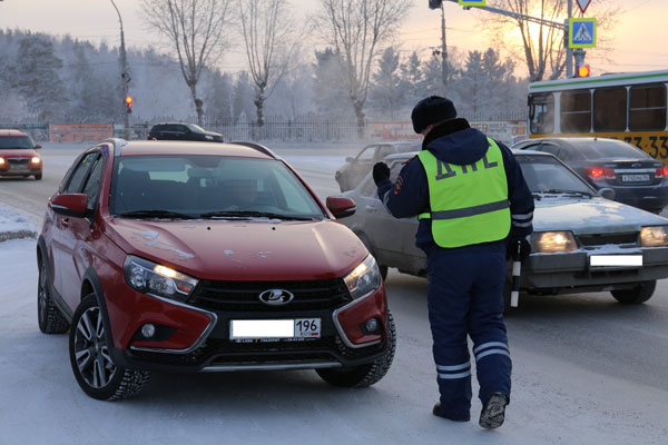 Двое пьяных за рулем, один — без права на управление транспортными средствами. В Каменске-Уральском состоялся рейд «Стоп-контроль»