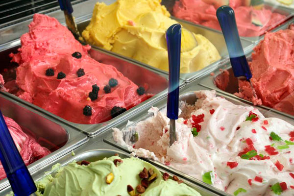 Диетолог назвала мороженое полезным перекусом Диетолог назвала мороженое полезным перекусом