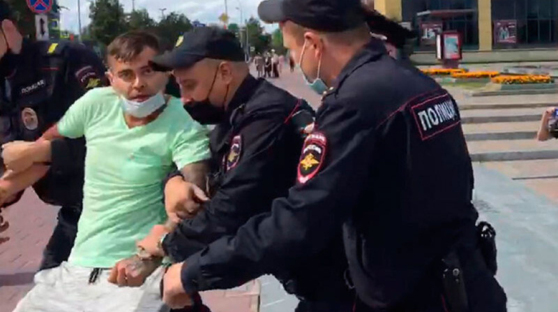 Отказался от свиданий, может претендовать на компенсацию: новости о задержанном на пять суток за пикет Денисе Гауэрте из Каменска-Уральского