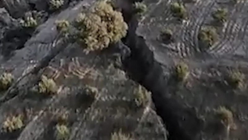 Гигантский разлом шириной свыше 200 метров появился после землетрясения в Турции