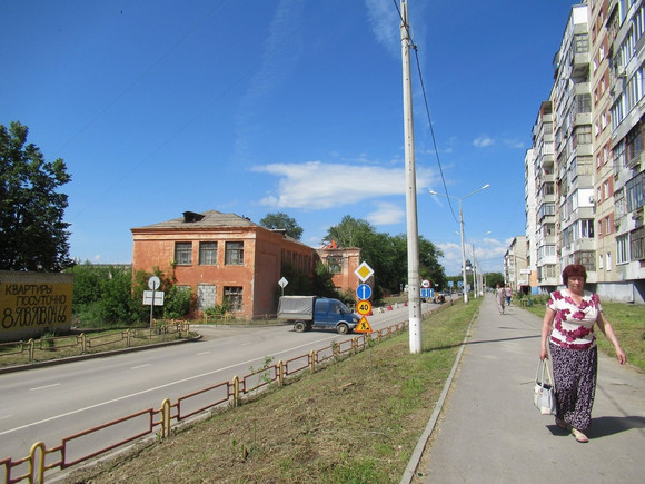 «Кладка добротная». Кирпичи прошлого века, из которых была построена бывшая школа №1 в Каменске-Уральском, бесплатно готовы отдать желающим «Кладка добротная». Кирпичи прошлого века, из которых была построена бывшая школа №1 в Каменске-Уральском, бесплатно готовы отдать желающим