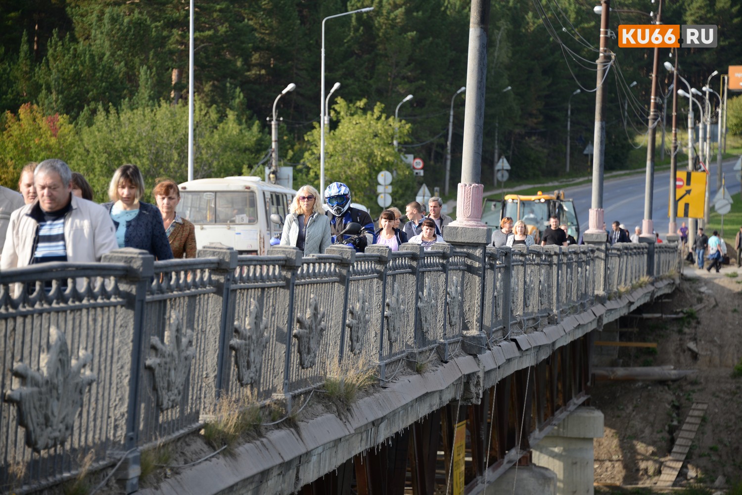 Без улыбки читать невозможно: как жительница Каменска-Уральского описала мытарства на пути до работы: «Всем холодно, недовольные...»