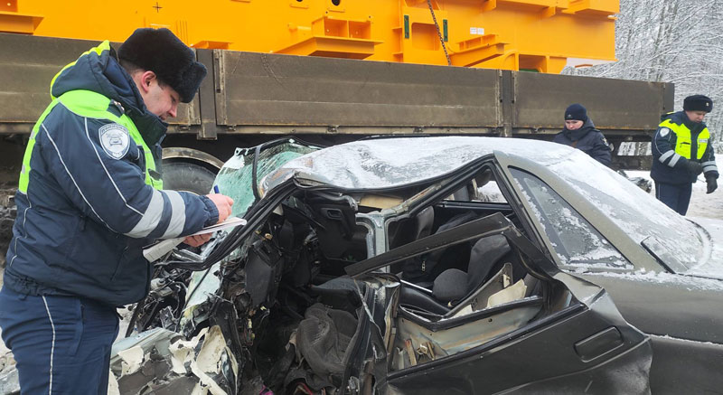 Водитель из Каменска-Уральского погиб в аварии на трассе Екатеринбург — Тюмень | На трассе Екатеринбург — Тюмень в ДТП погиб 36-летний водитель