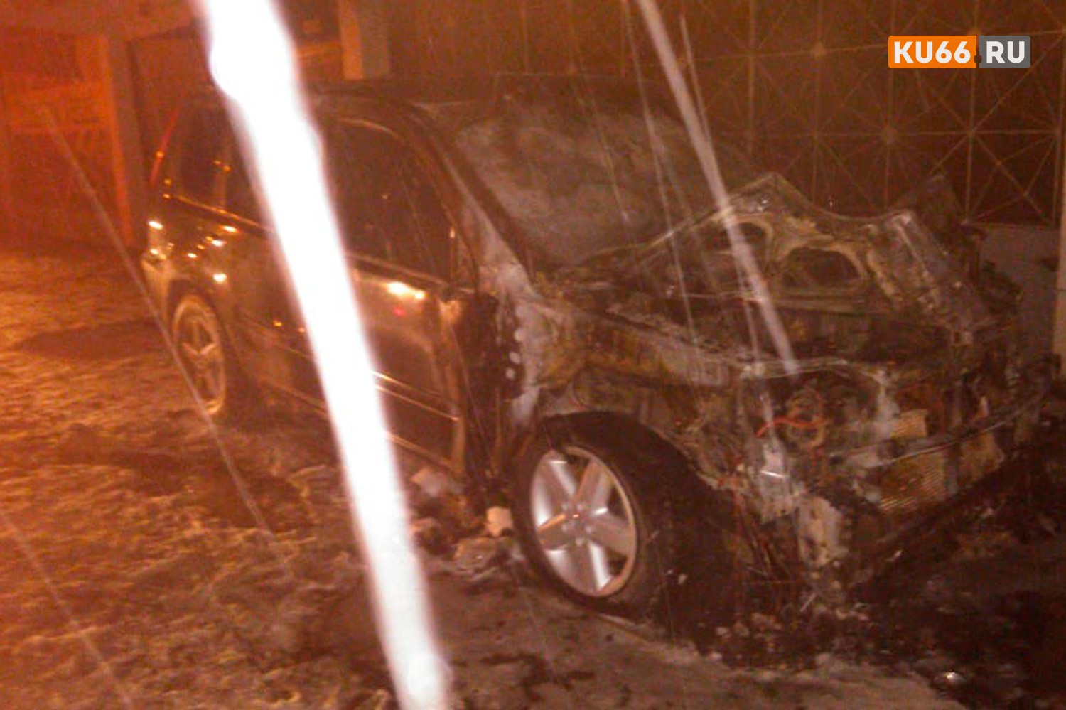 «Я вышел на улицу и был в шоке. Враги были, но...» Поздним вечером в Каменске-Уральском сгорел автомобиль общественника Сергея Барсукова