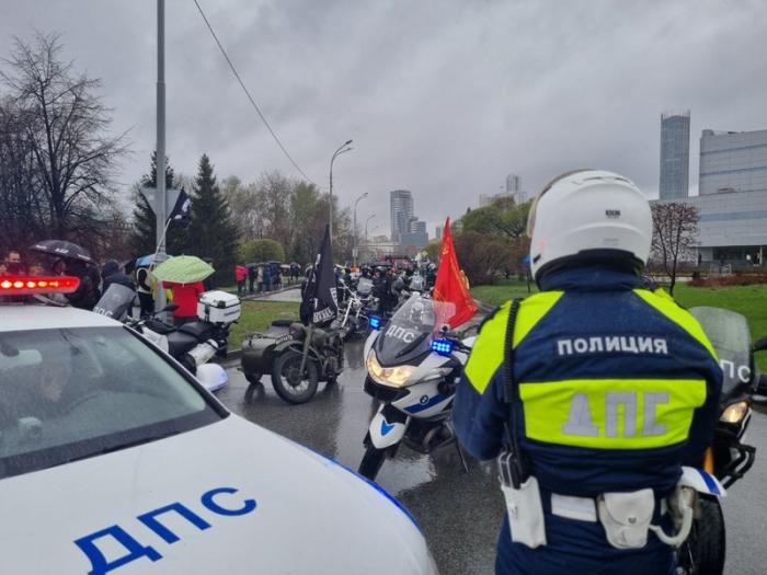 Как стартовал мотосезон в Екатеринбурге: тысячи байкеров и новая техника ГИБДД | В Екатеринбурге открылся мотосезон: усиленные патрули и предостережения ГИБДД