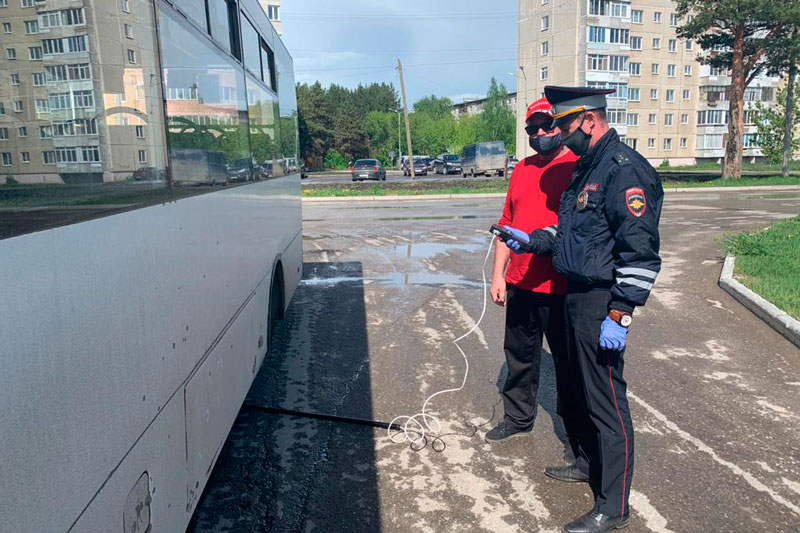 Далеко не все автобусы, выезжающие на маршруты в Каменске-Уральском, исправны: нескольких водителей и владельцев транспорта оштрафовали