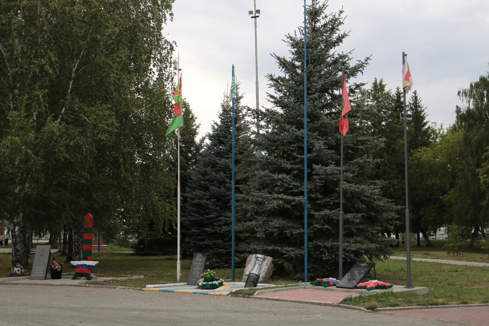 В Каменске-Уральском облагородят Аллею славы | На Аллее славы в Каменске-Уральском установят бюсты героев СССР и России