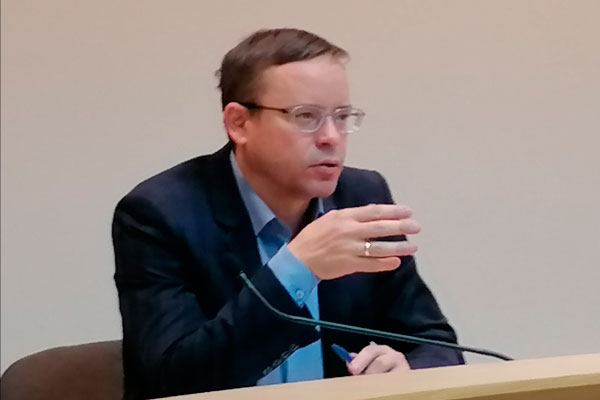 «Комментарии некогда читать». Власти просят каменцев обращаться к диспетчерам УК с жалобами на холодные стояки, а не строчить в интернете...