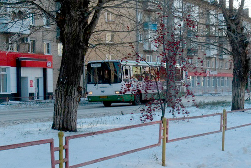 С раннего утра до позднего вечера: стало известно, кто будет возить каменцев по маршруту №14