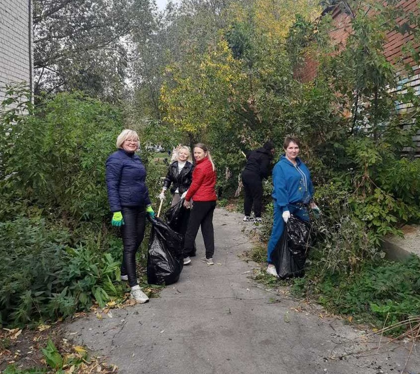 С улиц Каменска-Уральского с 18 сентября вывезли 75 тонн мусора 