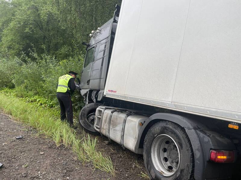 Ребенка, выжившего в ДТП под Каменском-Уральским, не могут перевезти в Екатеринбург — он в тяжелом состоянии | Пострадавший в ДТП под Каменском-Уральским ребенок в тяжелом состоянии