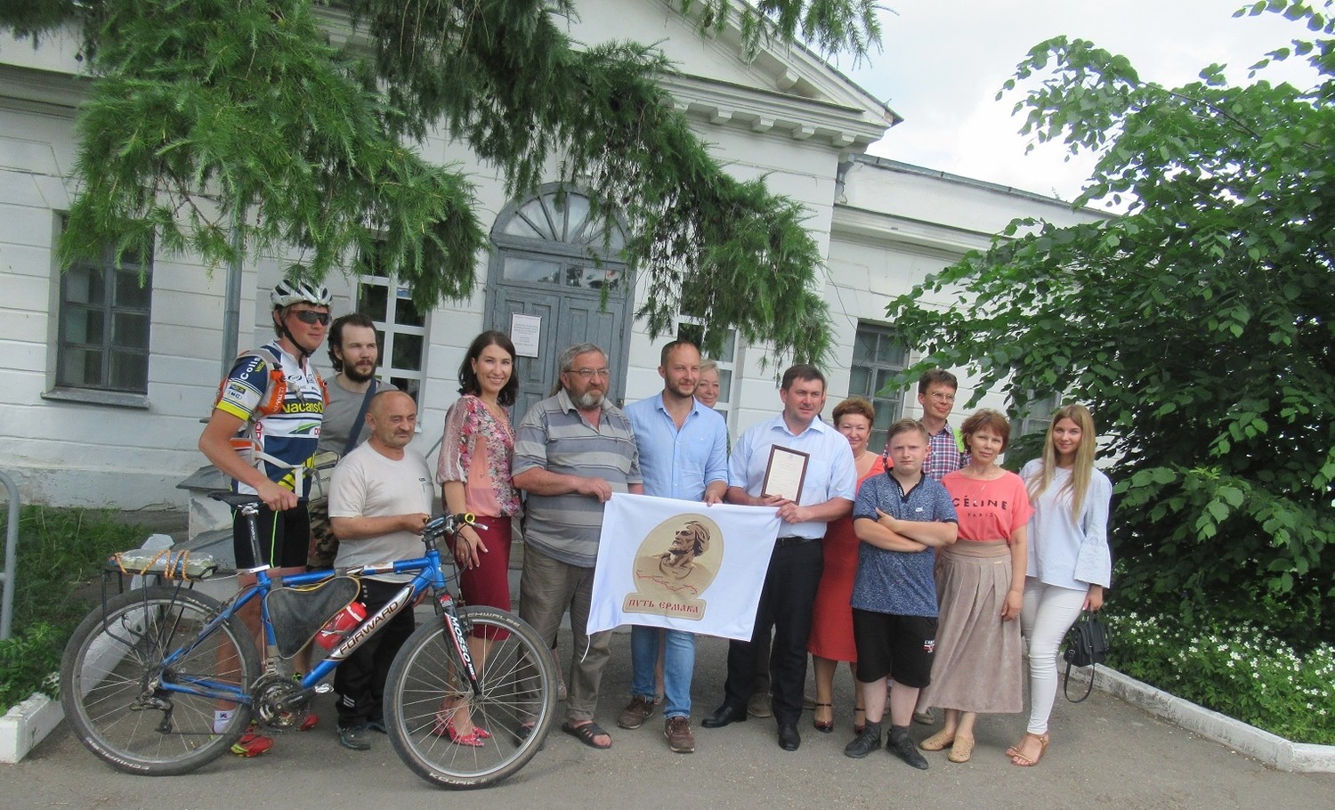 Участники «Пути Ермака» заехали в Каменск-Уральский: встретились с мэром, сходили к Пушке и прогулялись по берегам Исетского каньона