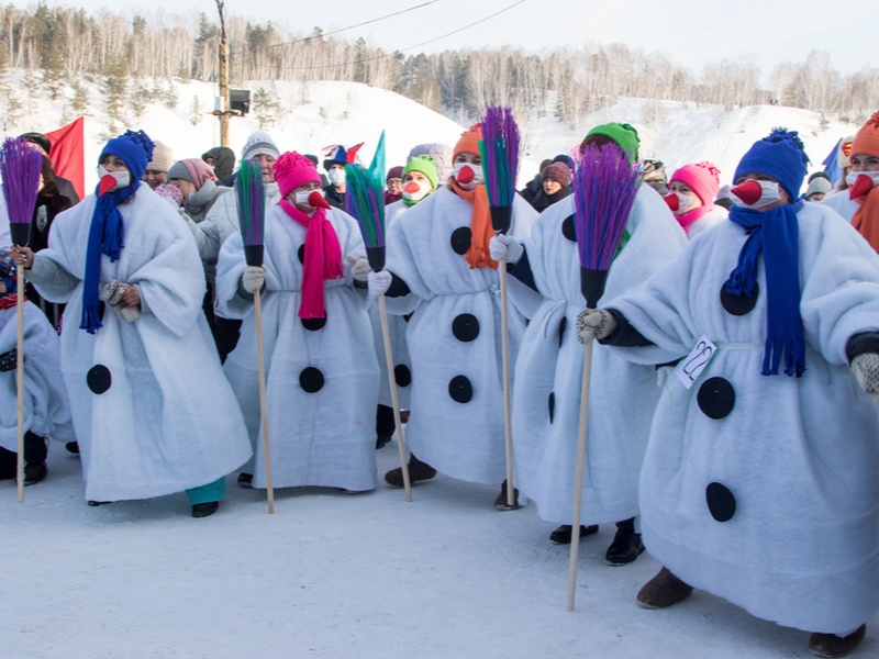 Бокс на коньках, Йети и пельмени: чем удивит горожан День снега в Каменске-Уральском | В Каменске-Уральском 25 января пройдет День снега на базе «Металлист»