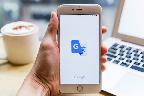 Google-переводчик начал предлагать заменять «дорогих русских» на «мертвых»