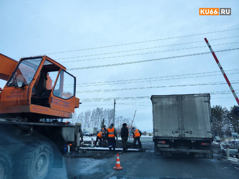1 декабря на переезде между Екатеринбургом и Каменском-Уральским вновь введут одностороннее движение