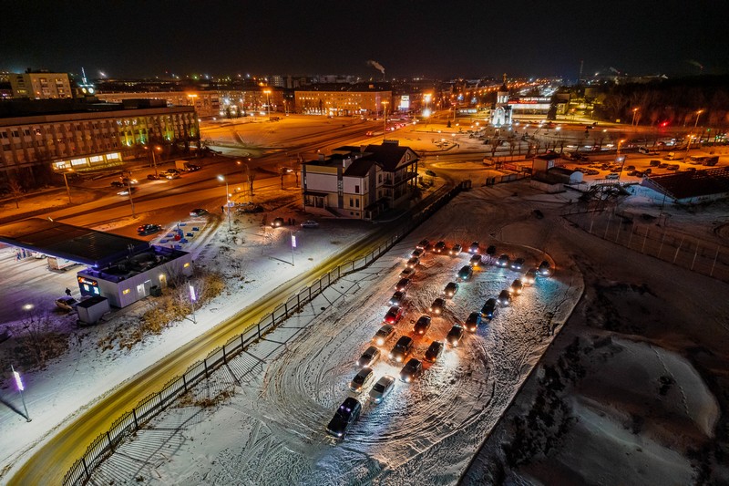 Каменцы устроили великолепное световое действо на мототрассе «Юность» в поддержку юной землячки Влады Шмаковой с мышечной дистрофией Каменцы устроили великолепное световое действо на мототрассе «Юность» в поддержку юной землячки Влады Шмаковой с мышечной дистрофией