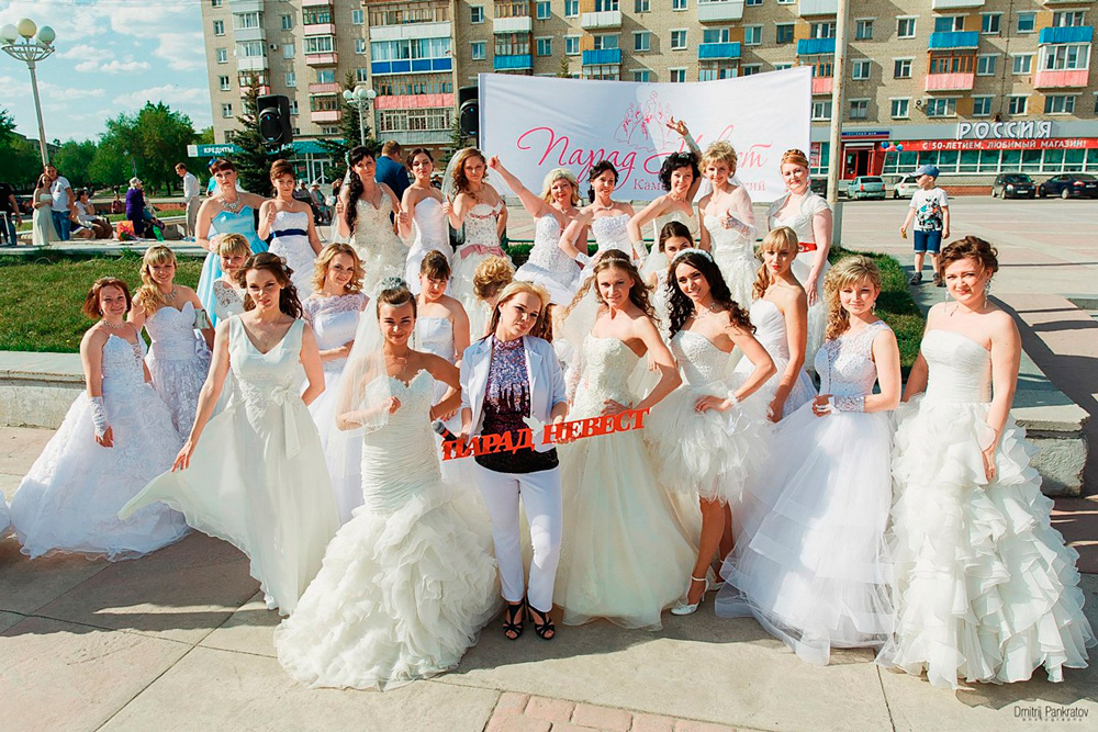 «Это потрясающее действо»: в Каменске-Уральском завершается подготовка к Параду «Невест», в котором примут участие 80 женщин и их семьи!