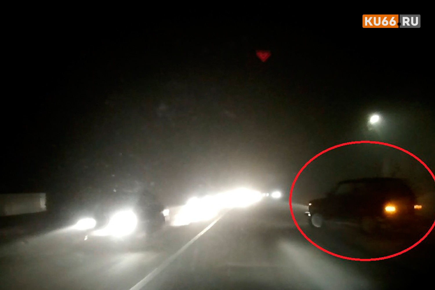 Выезжал с обочины, не уступил, а потом дал газу и умчался: помогите найти водителя «Нивы», который уехал с места ДТП под Каменском-Уральским