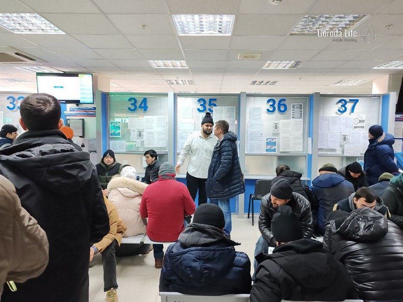 В Свердловской области запретили мигрантам с патентом работать в ряде сфер | В Свердловской области ограничили работу мигрантов по патенту