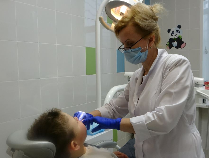 Стоматолог из Каменска-Уральского рассказала, как снизить риск возникновения кариеса