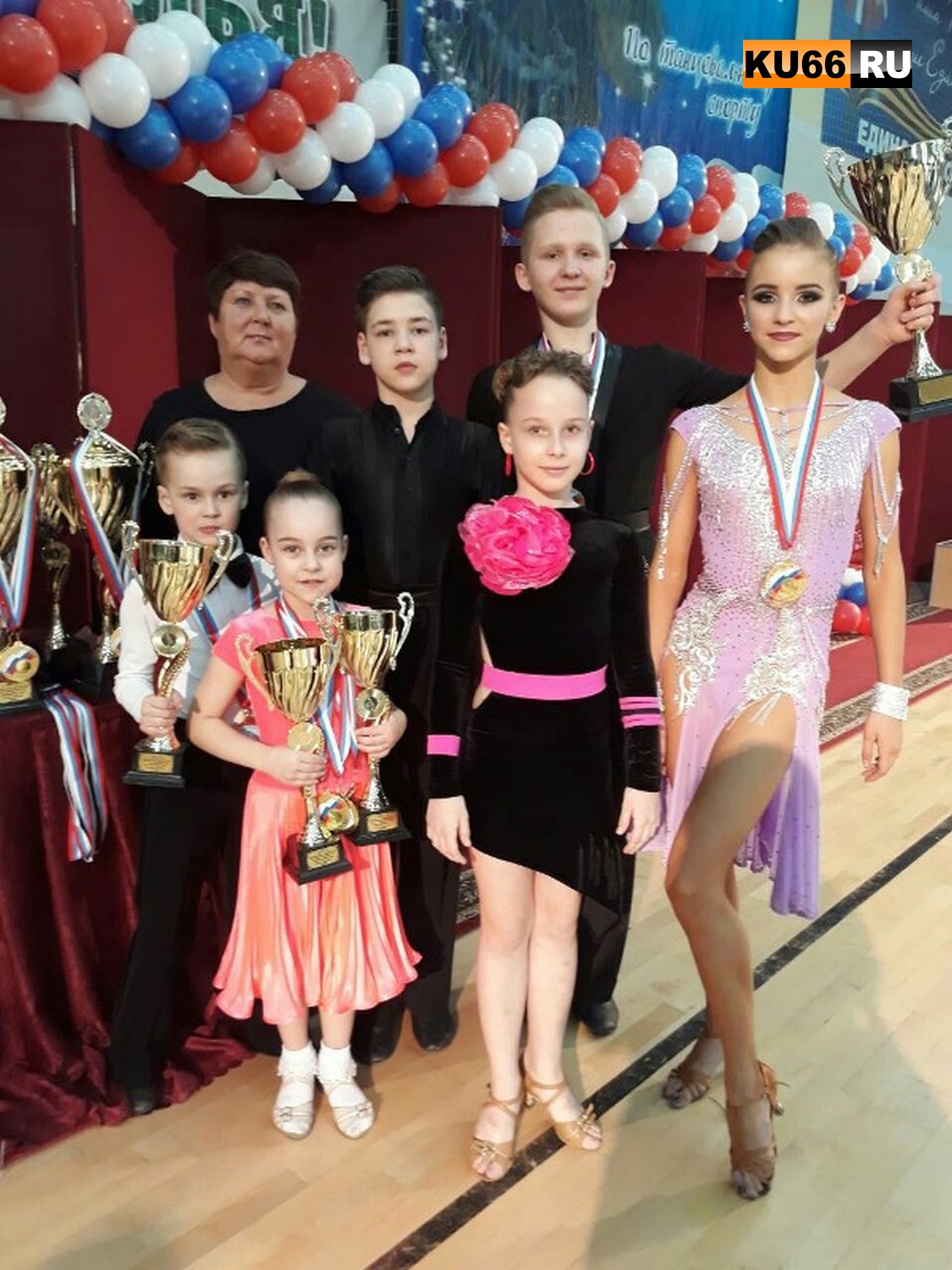 Юные танцоры из Каменска-Уральского вновь радуют своими победами – домой ребята привезли ну очень большие кубки!