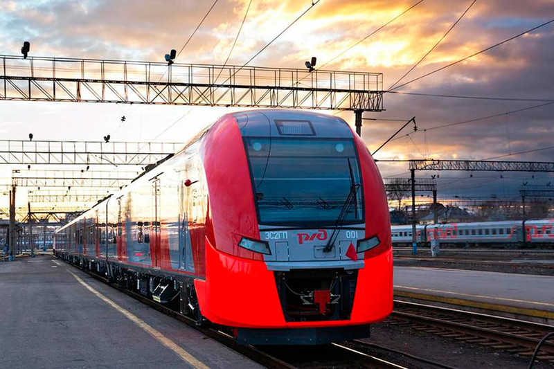 Жителям Каменска-Уральского власти делают подарок — плюс две «Ласточки» для поездок в Екатеринбург. Когда они будут ходить — зависит от Вас!