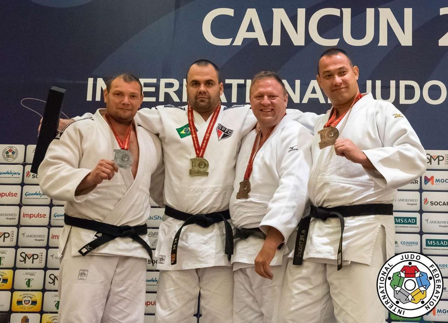 Сотрудник колонии из Каменска-Уральского защищал честь страны на чемпионате мира по дзюдо в Мексике. Домой привез «серебро»