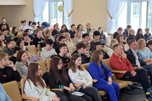 Слушаю, смотрю, выбираю! В Каменске-Уральском прошел день открытых дверей в КУПК и филиале УрФУ